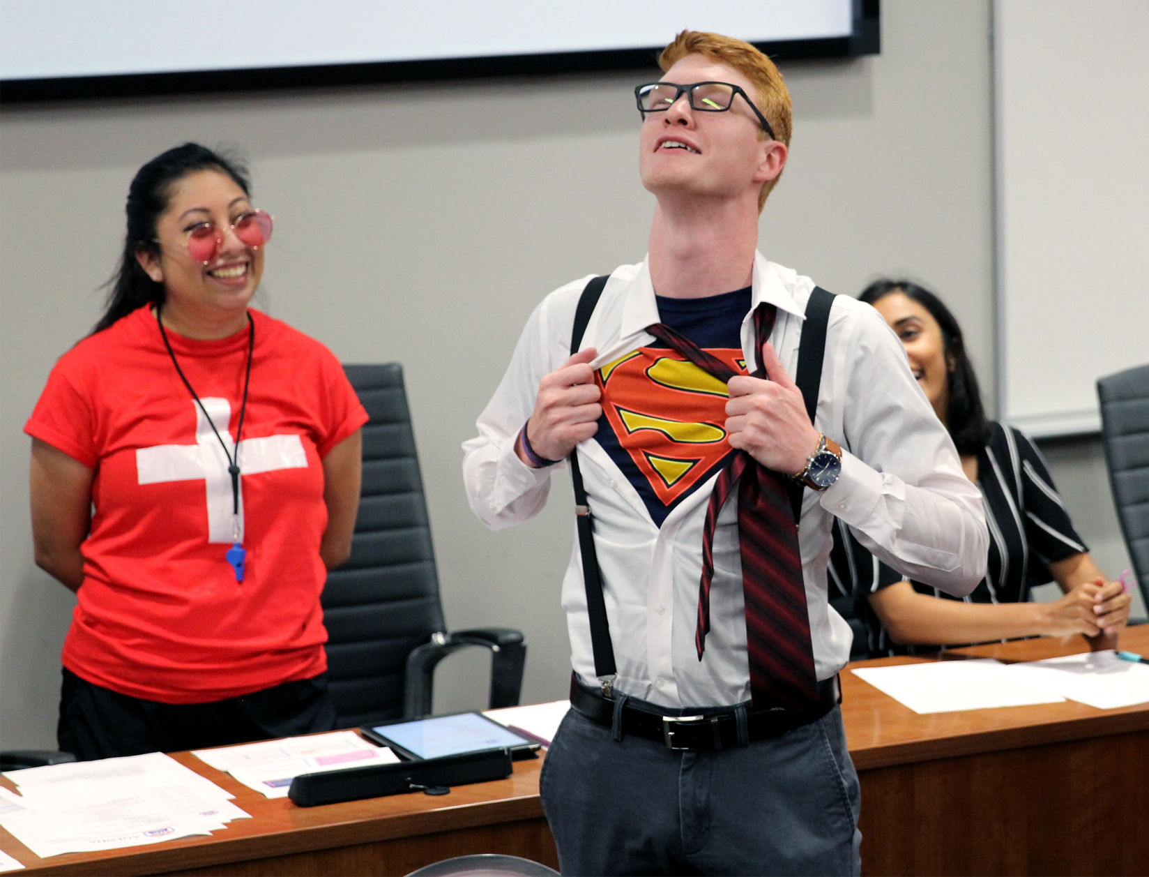 Student Senate discuss ‘Renaming the University Center’ resolution, dress up for Halloween